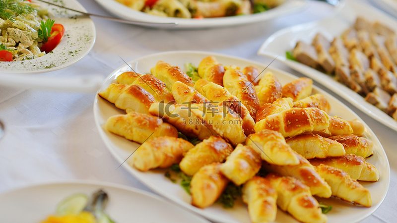 零食批发货源：揭秘低价背后的真相