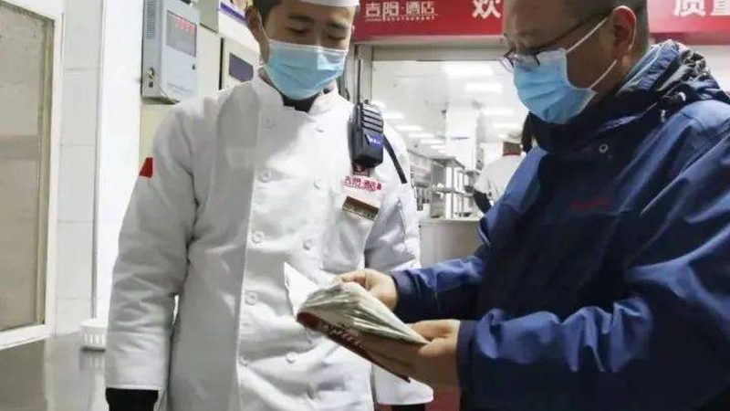 小型婚礼糖果礼盒：甜蜜见证爱情的完美选择